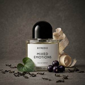 Byredo Mixed Emotions EDP smaržu pudele stilizētā kompozīcijā – Aromatale