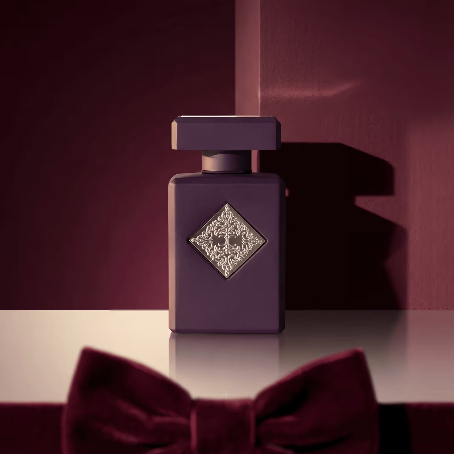 Initio Parfums Prives Side Effect EDP kvepalų buteliukas unisex su romo ir vanilės natomis – sodrus nišinis aromatas